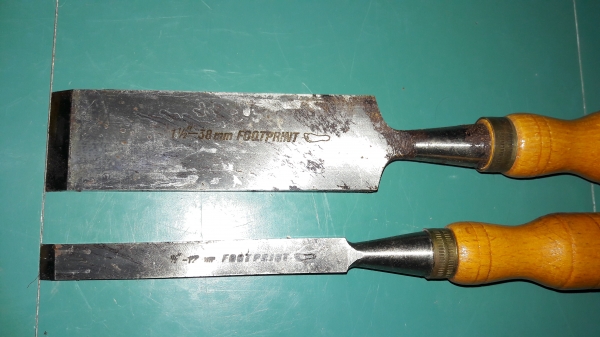 ขายสิ่วตราตีนงานเก่าอังกฤษ1/2"และ1 1/2"Made in England. ขายสิ่วตราตีนงานเก่าอังกฤษ1/2"และ1 1/2"Made in England.