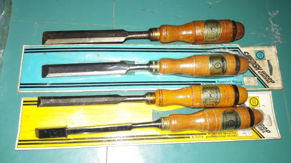 ขายสิ่วสวีเดน1ชุด4ด้าม ตราเหรียญทอง ตรานกนางนวล Made in Sweden.