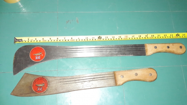 ขายมีดตราจระเข้ MADE IN ENGLAND. งานรุ่นเก่าเก็บแท้ๆ