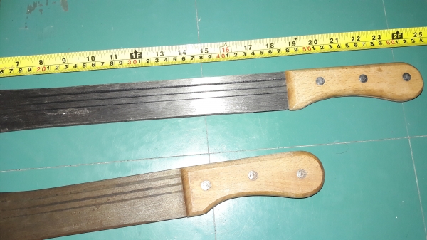 ขายมีดตราจระเข้ MADE IN ENGLAND. งานรุ่นเก่าเก็บแท้ๆ