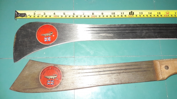 ขายมีดตราจระเข้ MADE IN ENGLAND. งานรุ่นเก่าเก็บแท้ๆ