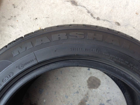 ยาง MARSHAL 195-55-15 ปี 13 2 เส้น 1300  สภาพสวยๆไม่มีปะไม่บวมดอกยางเหลือเยอะวิ่งใด้อีกนานค่ะ