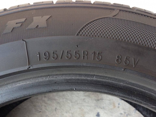 ยาง MARSHAL 195-55-15 ปี 13 2 เส้น 1300  สภาพสวยๆไม่มีปะไม่บวมดอกยางเหลือเยอะวิ่งใด้อีกนานค่ะ
