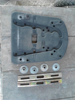 (ขายแล้วครับ  ขอบคุณพี่เสือ)  กล่องใส่ของหลังรถมอเตอร์ไซด์