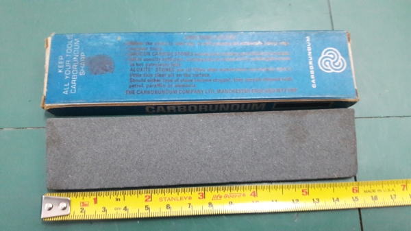 ขายหินลับมีดตราคนป่า Made in England.รุ่นเล็กยาวเรียว