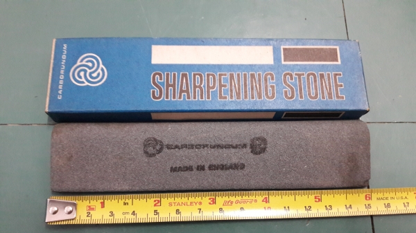 ขายหินลับมีดตราคนป่า Made in England.รุ่นเล็กยาวเรียว