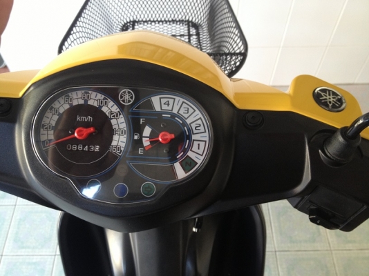 Spark115i สต๊าดมือ วิ่ง8000 ปี57 (ของแถม 4 รายการ)