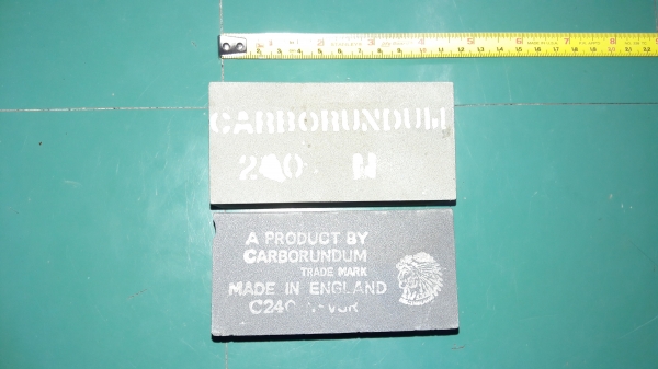 ขายหินลับมีดตราคนป่า Made in England.รุ่นหนาขนาด 2&times;4&times;2"