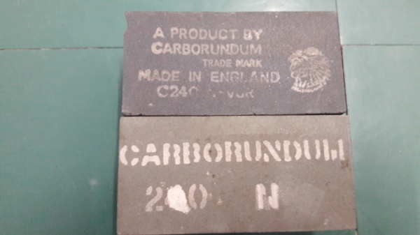 ขายหินลับมีดตราคนป่า Made in England.รุ่นหนาขนาด 2&times;4&times;2"