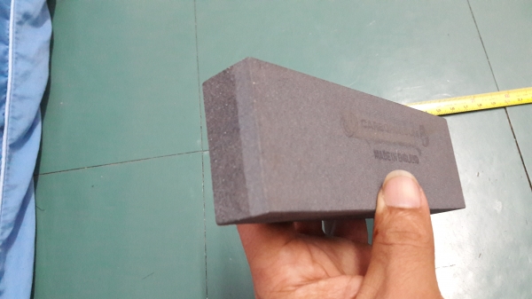 ขายหินลับมีดตราคนป่า Made in England.รุ่นเก่า ขายหินลับมีดตราคนป่า Made in England.รุ่นเก่า