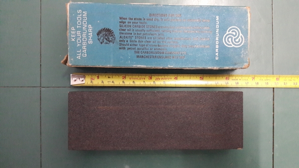 ขายหินลับมีดตราคนป่า Made in England.รุ่นเก่า ขายหินลับมีดตราคนป่า Made in England.รุ่นเก่า