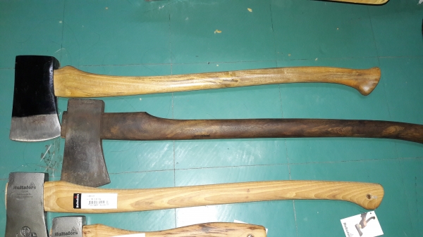 ขายขวานสวีเดนตราเสือ 1 1/4,2 2 1/4ปอน ตราเพชรจีนเก่า3 1/2ปอน