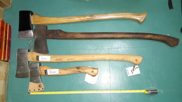 ขายขวานสวีเดนตราเสือ 1 1/4,2 2 1/4ปอน ตราเพชรจีนเก่า3 1/2ปอน