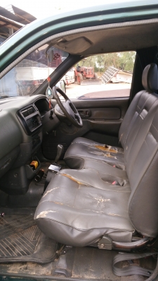 MITSUBISHI สตราด้า  ปี  40  เครื่องดี  ครัชชีสวย  รถพร้อมใช้งาน