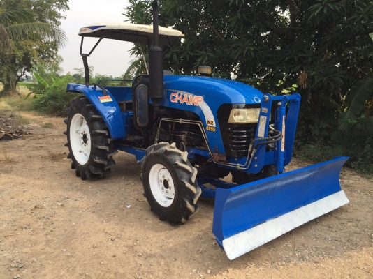 ขายรถไถแชมป์ รุ่น6255 พร้อมอุปกรณ์ ดันดินหน้า และโลตารี่