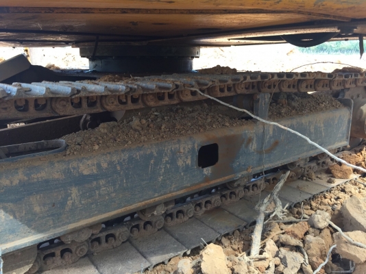 ขายรถแบคโฮ KOMATSU PC200--5 คอลโทรลสั้น ระบบไฟเต็ม เอกสารอินวอย ราคา 600000