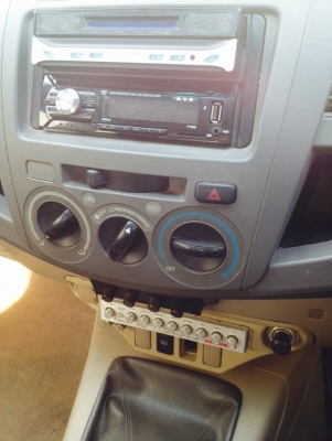 ขายตัดโตโยต้า วีโก้ ปี08 ตัวE พ.ศ.2551 รถขับดีวิ่งน้อย รถเคยติดเครื่องเสียงโชว์งานมาก่อน ขาย 289,000 บาท ตอนนี้รื้อออกแล้ว ตามรูปเลยครับ  ติดต่อคุณเอ๋ 092-6356419