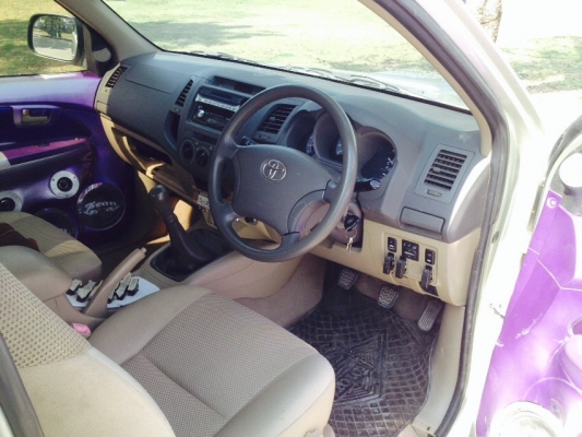 ขายตัดโตโยต้า วีโก้ ปี08 ตัวE พ.ศ.2551 รถขับดีวิ่งน้อย รถเคยติดเครื่องเสียงโชว์งานมาก่อน ขาย 289,000 บาท ตอนนี้รื้อออกแล้ว ตามรูปเลยครับ  ติดต่อคุณเอ๋ 092-6356419