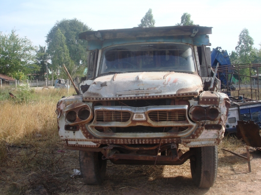 ขายรถหกล้อหัวยาวดั้ม