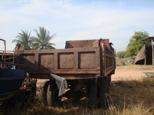 ขายรถหกล้อหัวยาวดั้ม