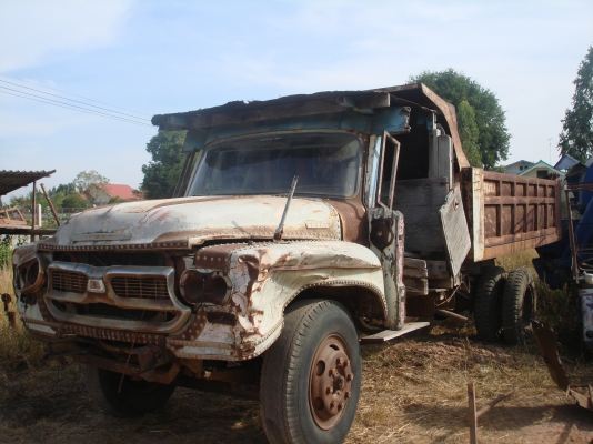 ขายรถหกล้อหัวยาวดั้ม