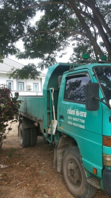 รถบรรทุก 6ล้อดั๊ม