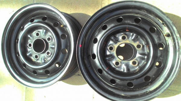 กะทะ 5 รู ขอบ 14 ใส่่ไมตี้ ใส่ไทเกอร์  มี 2 ใบ tel.081-427-3941ไอดีไลน์ autobot107