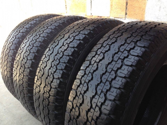ยาง Bridgstone 245-70-16 ปี 13 ครบชุด 4 เส้น 5000  ไม่ควรพลาด สภาพสวยๆไม่มีปะไม่บวมไม่กินข้างดอกยางเหลือเยอะเอาไปวิ่งกันใด้อีกยาวค่ะ