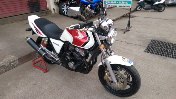 ขายคับ HONDA CB400 ปี98เวอร์ชั่นSไมล์แดง สีสวย ท่อแต่ง แฮนด์บาร์ กันล้ม อินวอยส์ สรรพสามิตร ราคา 69500 บาท ส่งได้ทั่วไทยคับ สนใจติดต่อ 081-0578282 FACEBOOK ชาญณรงค์ ป๊อป ชัยอมฤต ไอดีไลน์ POPBIGBIKESAKON คับ สนใจรถสวย ถูก ดี ต้อง POP BIGBIKE SAKONNAKHON คล