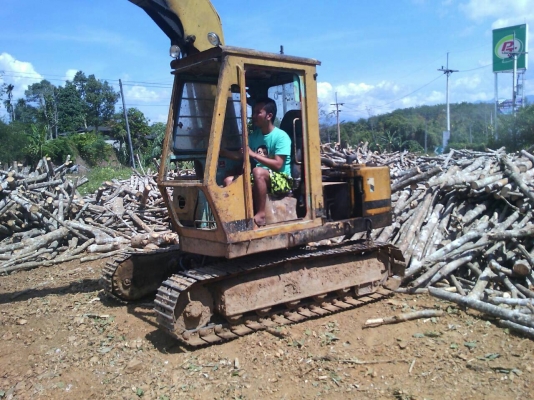 Pc60-1 รถใช้งานอยู่. พร้อมใช้ ติดหัวคีบไม้...ขายด่วนๆ