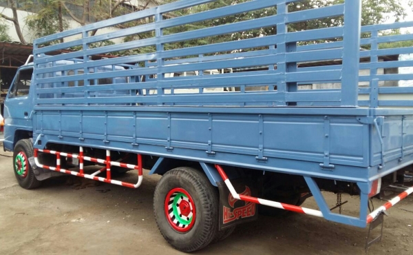 หกล้อ อีซูซุ NPR115ช่วงล่างใหญ่ Fหน้าFหลัง ยาง8.25 ยาว5ม สภาพดีเดิมบางสวยพร้อมใช้ ทะเบียนพร้อมโอน