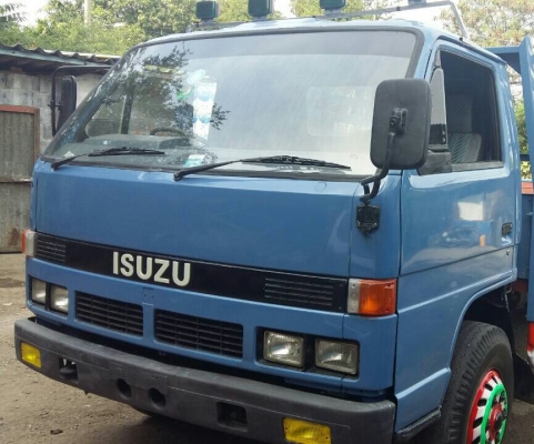 หกล้อ อีซูซุ NPR115ช่วงล่างใหญ่ Fหน้าFหลัง ยาง8.25 ยาว5ม สภาพดีเดิมบางสวยพร้อมใช้ ทะเบียนพร้อมโอน