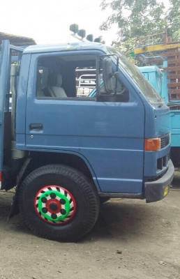 หกล้อ อีซูซุ NPR115ช่วงล่างใหญ่ Fหน้าFหลัง ยาง8.25 ยาว5ม สภาพดีเดิมบางสวยพร้อมใช้ ทะเบียนพร้อมโอน