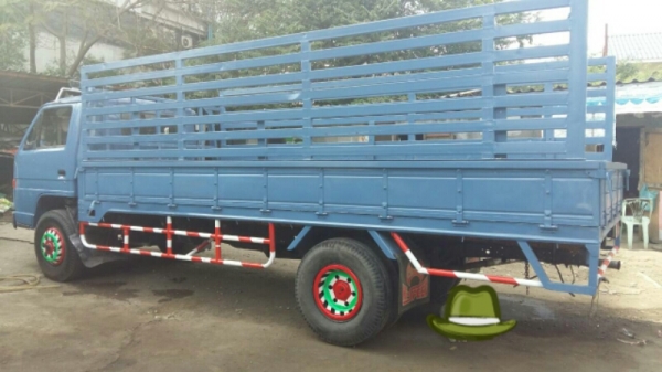 หกล้อ อีซูซุ NPR115ช่วงล่างใหญ่ Fหน้าFหลัง ยาง8.25 ยาว5ม สภาพดีเดิมบางสวยพร้อมใช้ ทะเบียนพร้อมโอน