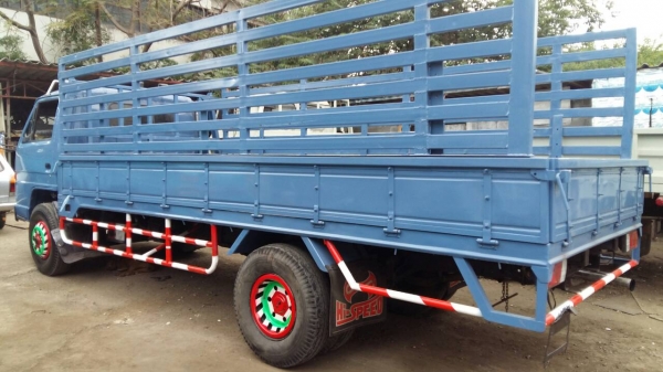 หกล้อ อีซูซุ NPR115ช่วงล่างใหญ่ Fหน้าFหลัง ยาง8.25 ยาว5ม สภาพดีเดิมบางสวยพร้อมใช้ ทะเบียนพร้อมโอน