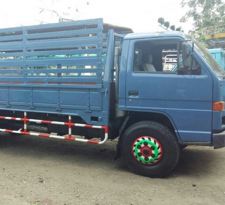 หกล้อ อีซูซุ NPR115ช่วงล่างใหญ่ Fหน้าFหลัง ยาง8.25 ยาว5ม สภาพดีเดิมบางสวยพร้อมใช้ ทะเบียนพร้อมโอน