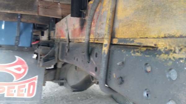 หกล้อ อีซูซุ NPR115ช่วงล่างใหญ่ Fหน้าFหลัง ยาง8.25 ยาว5ม สภาพดีเดิมบางสวยพร้อมใช้ ทะเบียนพร้อมโอน