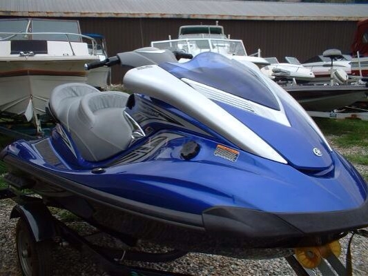Jetski yamaha wave runner