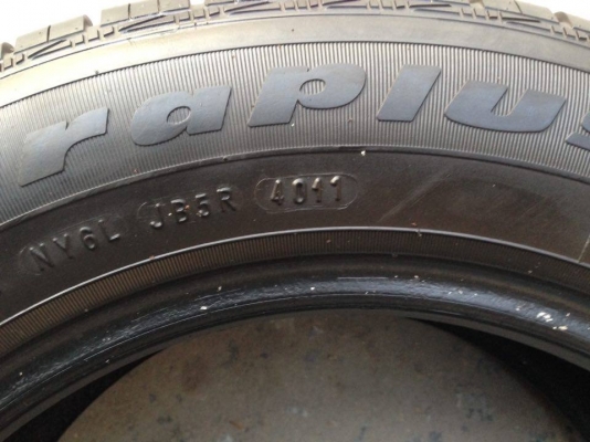 ยาง GOOD YEAR 185-65-14 ปี 11 4 เส้น 2000 สภาพสวยๆไม่บวมดอกยางเหลือเยอะวิ่งใด้อีกนานค่ะ