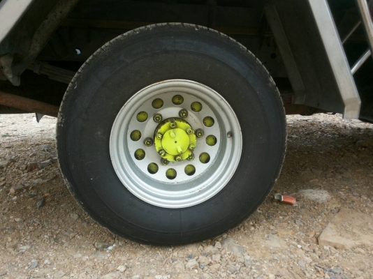 รถบรรทุก ISUZU 4 ล้อกลาง ปี 54 เครื่อง 3000 แรง เป็นกระบะพร้อมเครื่องทำความเย็น ตู้สแตนเลท ราคคา 370,000 บ.รถอยู่ดอนเมือง