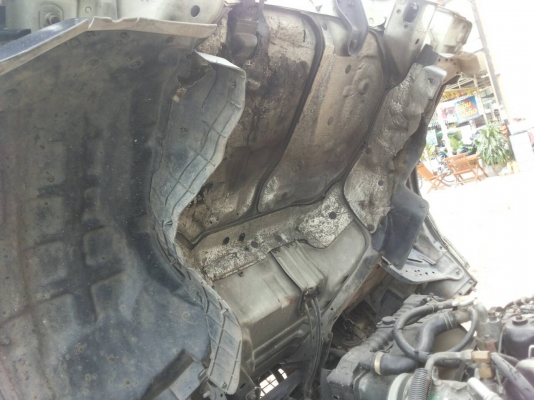 รถบรรทุก ISUZU 4 ล้อกลาง ปี 54 เครื่อง 3000 แรง เป็นกระบะพร้อมเครื่องทำความเย็น ตู้สแตนเลท ราคคา 370,000 บ.รถอยู่ดอนเมือง