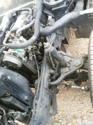 รถบรรทุก ISUZU 4 ล้อกลาง ปี 54 เครื่อง 3000 แรง เป็นกระบะพร้อมเครื่องทำความเย็น ตู้สแตนเลท ราคคา 370,000 บ.รถอยู่ดอนเมือง