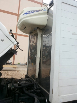 รถบรรทุก ISUZU 4 ล้อกลาง ปี 54 เครื่อง 3000 แรง เป็นกระบะพร้อมเครื่องทำความเย็น ตู้สแตนเลท ราคคา 370,000 บ.รถอยู่ดอนเมือง