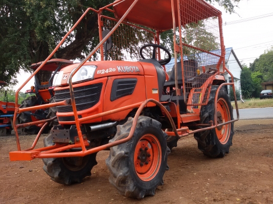ปัญญาแทรคเตอร์..จัดมาให้ครับ ด่วน!!!คูโบต้า B2420 ตัวเปล่า