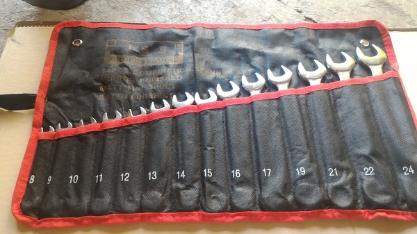 ชุดประแจรวม (แหวน-ปากตาย) 14ชื้น ยี่ห้อ JSS มีเบอร์ 8 - 24 เหมาะเอาติดรถติดบ้านไว้  ซองบรรจุเป็นช่องๆ