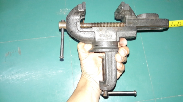 ขายปากกาจับชิ้นงานเยอรมัน GERMANY.ปากกว้าง2.5"