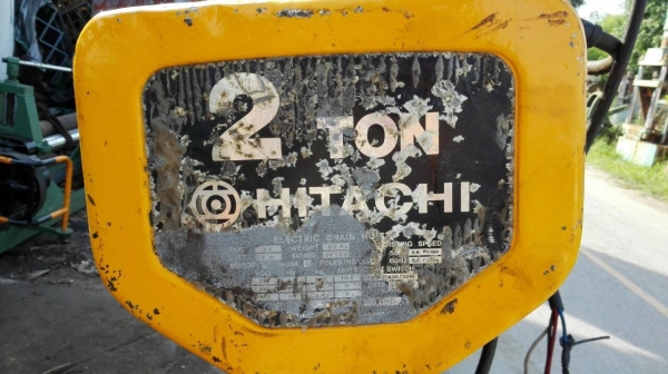 ==== SOLD ==== รอกโซ่ HITACHI 2 TON. ไฟ 380V. โซ่ยาว 8 เมตร ดึงนิ่มพร้อมใช้ ไม่แพงครับ!!