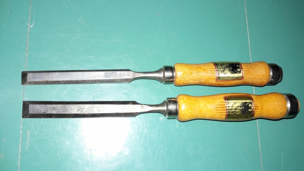 ขายสิ่วอินทรีสมอชุด2ขนาด งานเก่าเก็บเยอรมันMade in Germany.