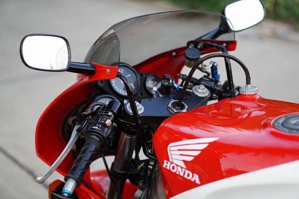 วุฒิ นนบุรี HONDA VFR NC30 รถสวยเดิมทะเบียนพร้อมโอนเครื่องยนต์ดีมากๆ วุฒิ นนบุรี HONDA VFR NC30 รถสวยเดิมทะเบียนพร้อมโอนเครื่องยนต์ดีมากๆ