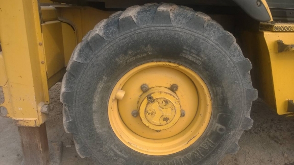 ขายรถตักหน้าขุดหลัง KOMATSU WB97s ขายดาวน์ 290000 ติดไฟแนนซ์กรุงศรี 600000 รวม 890000